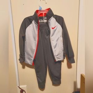 NIKE 2 piece suit